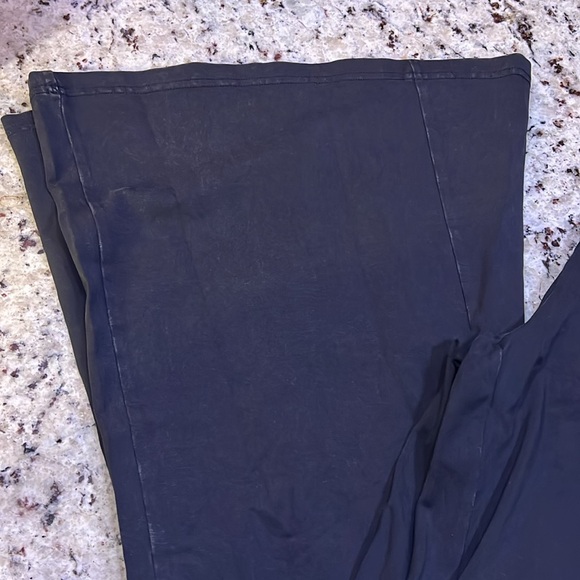 New - OFFLINE by Aerie OG Foldover High Waisted Super Flare Long Legging - Picture 5 of 7